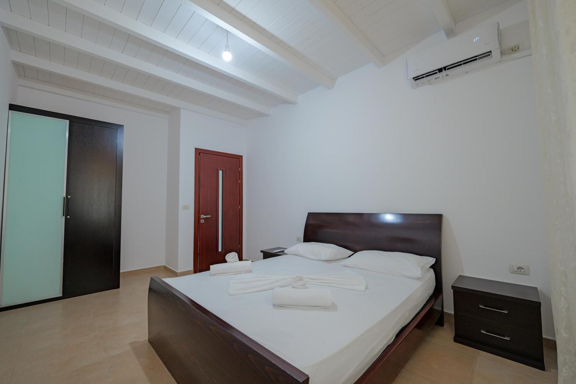Apartments Villa Luxor Sarandë Esterno foto