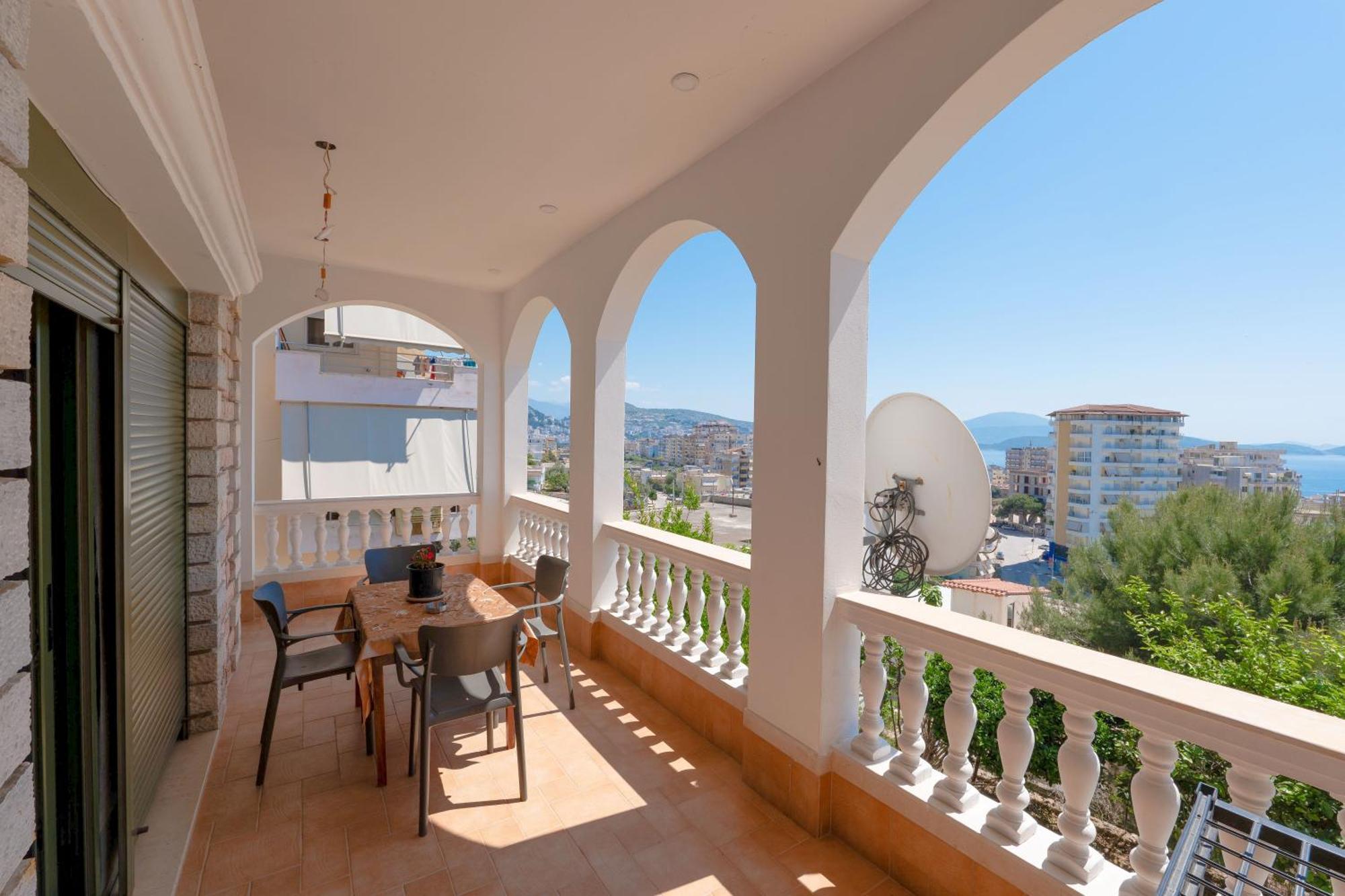 Apartments Villa Luxor Sarandë Esterno foto