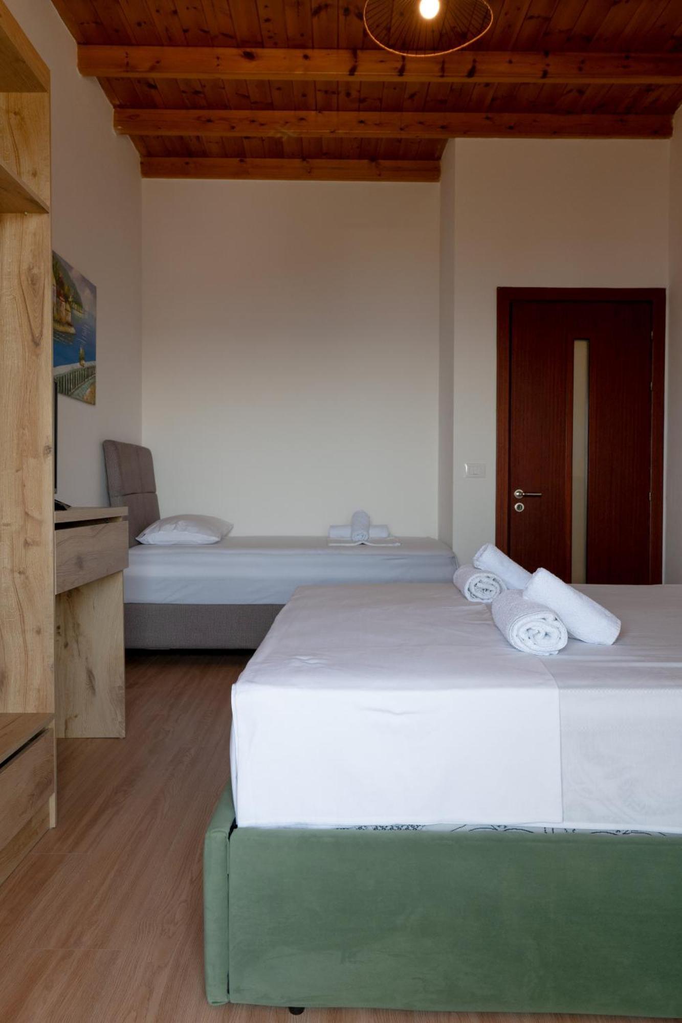 Apartments Villa Luxor Sarandë Esterno foto